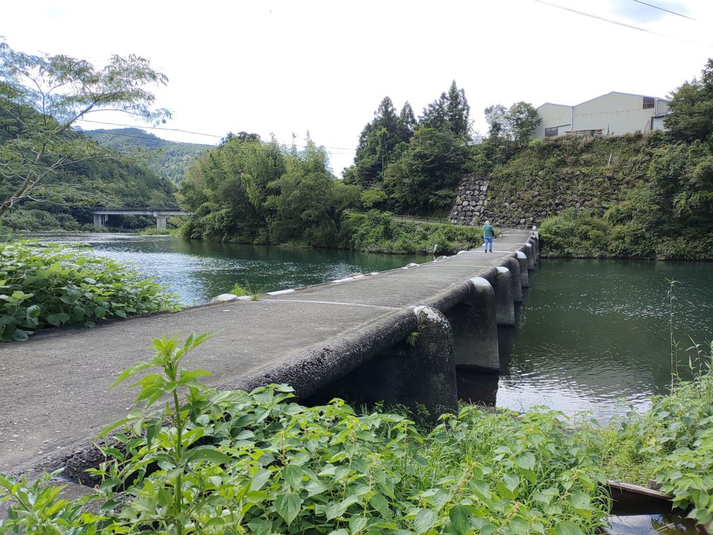 一斗俵沈下橋